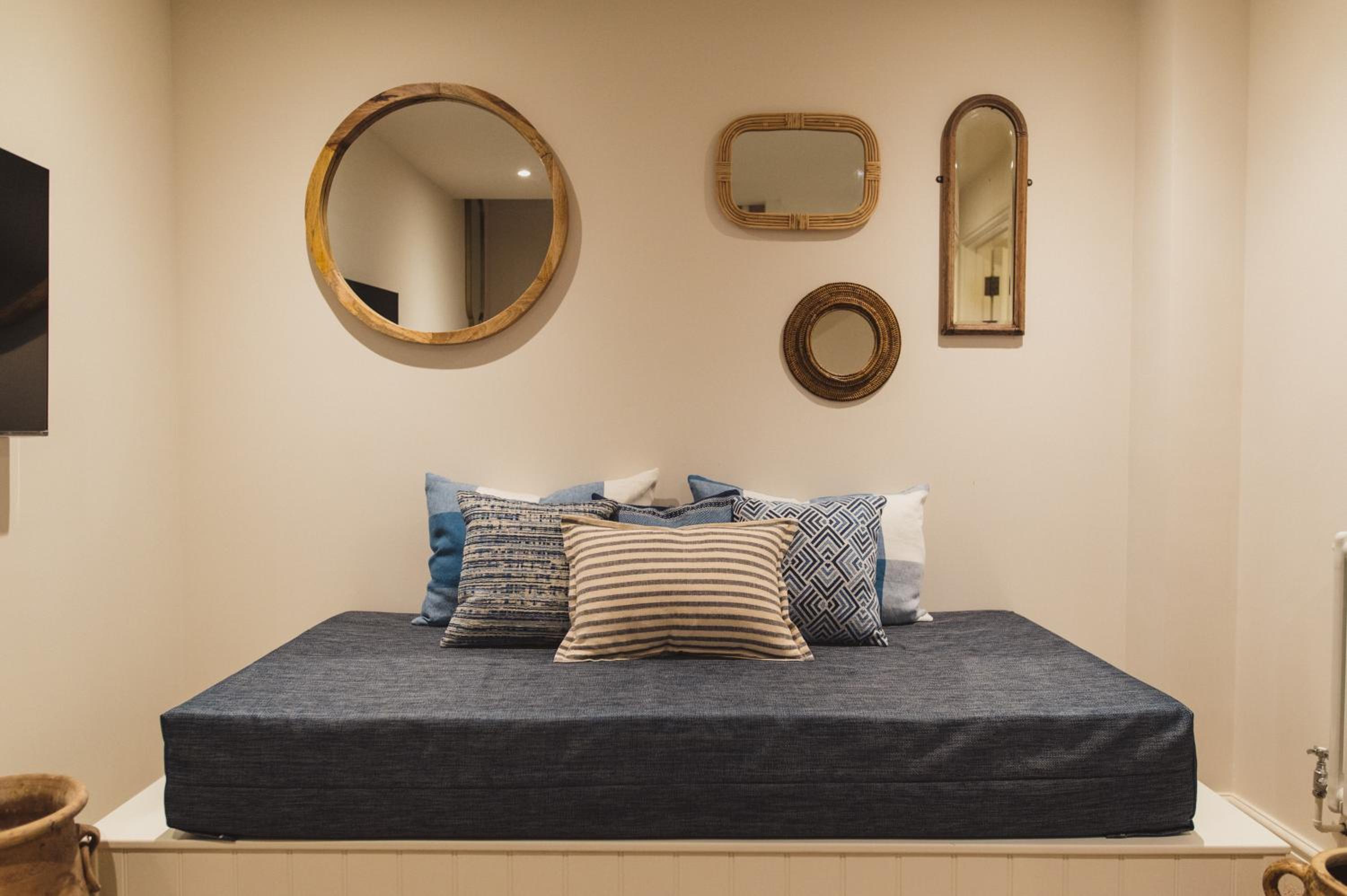 Buckingham Mews Pebble Cottage 3