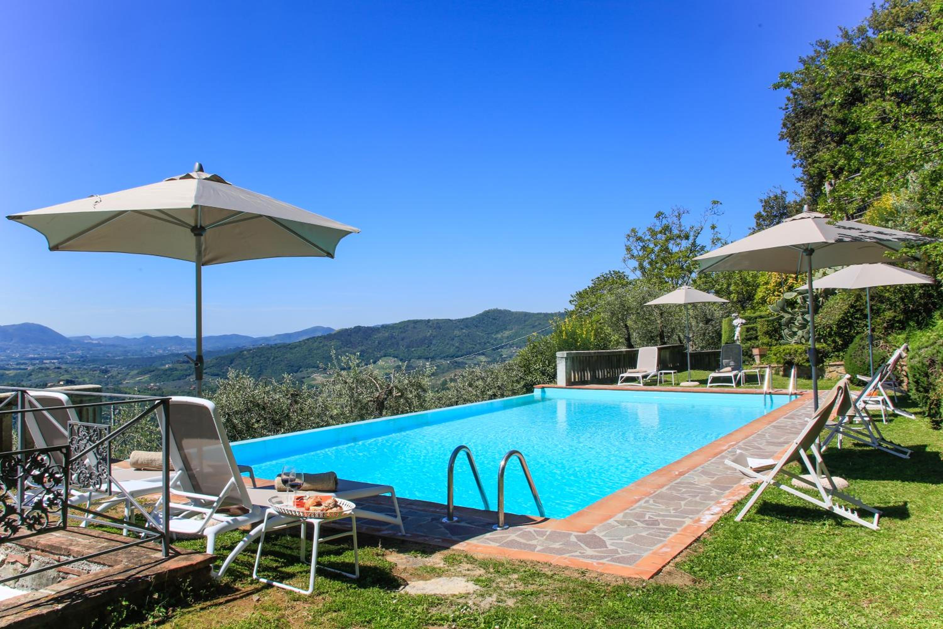 Villa Dell'Angelo 14 view 5
