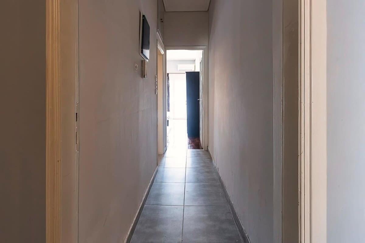 Topfloor central apt with urban views,3' to metro