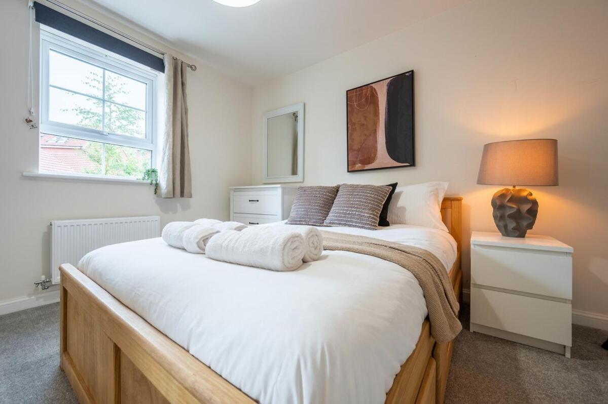 Close to Warwick University - Clover Way by Tŷ SA view 2