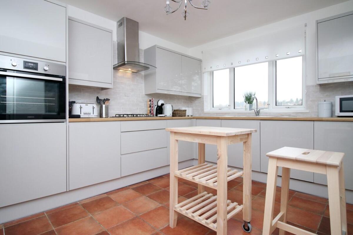 Parkview by Tŷ SA - spacious 3 bed in Newport view 3