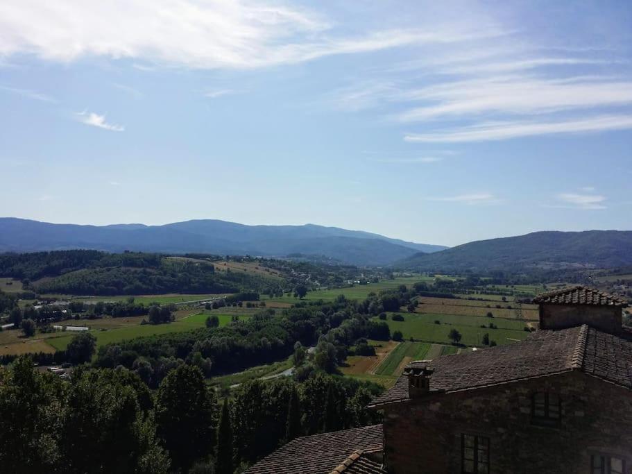 BORGO DE’ CENCI, lovely apartment below the Castel view 3