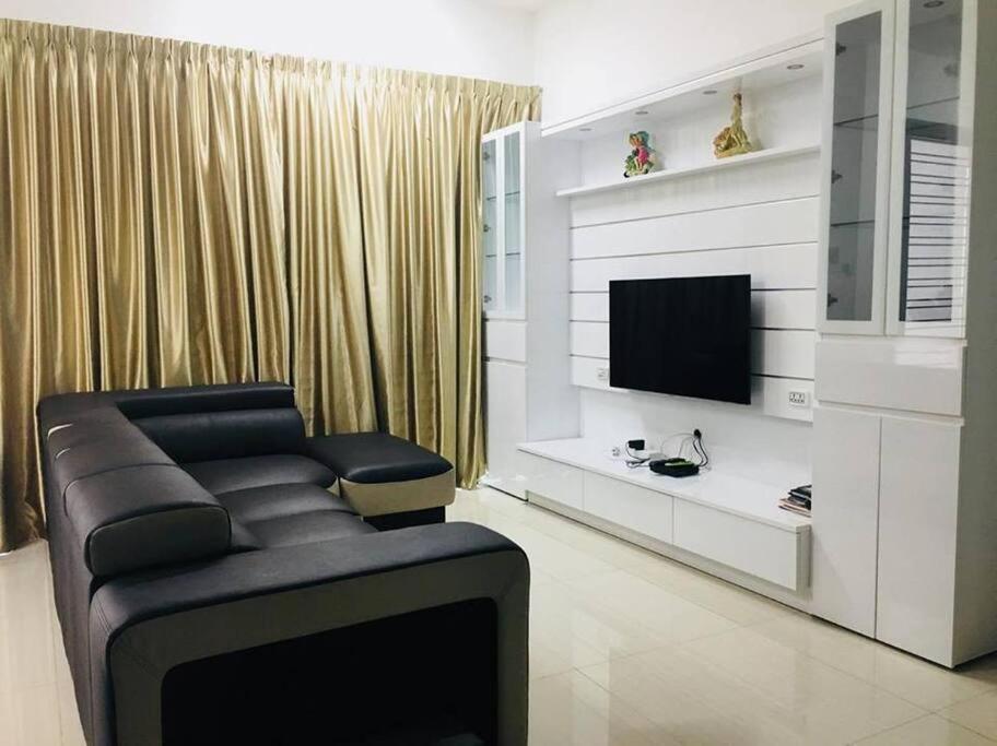 5BR 3Storey Cozy Gelugor Homestay 15pax photo 7