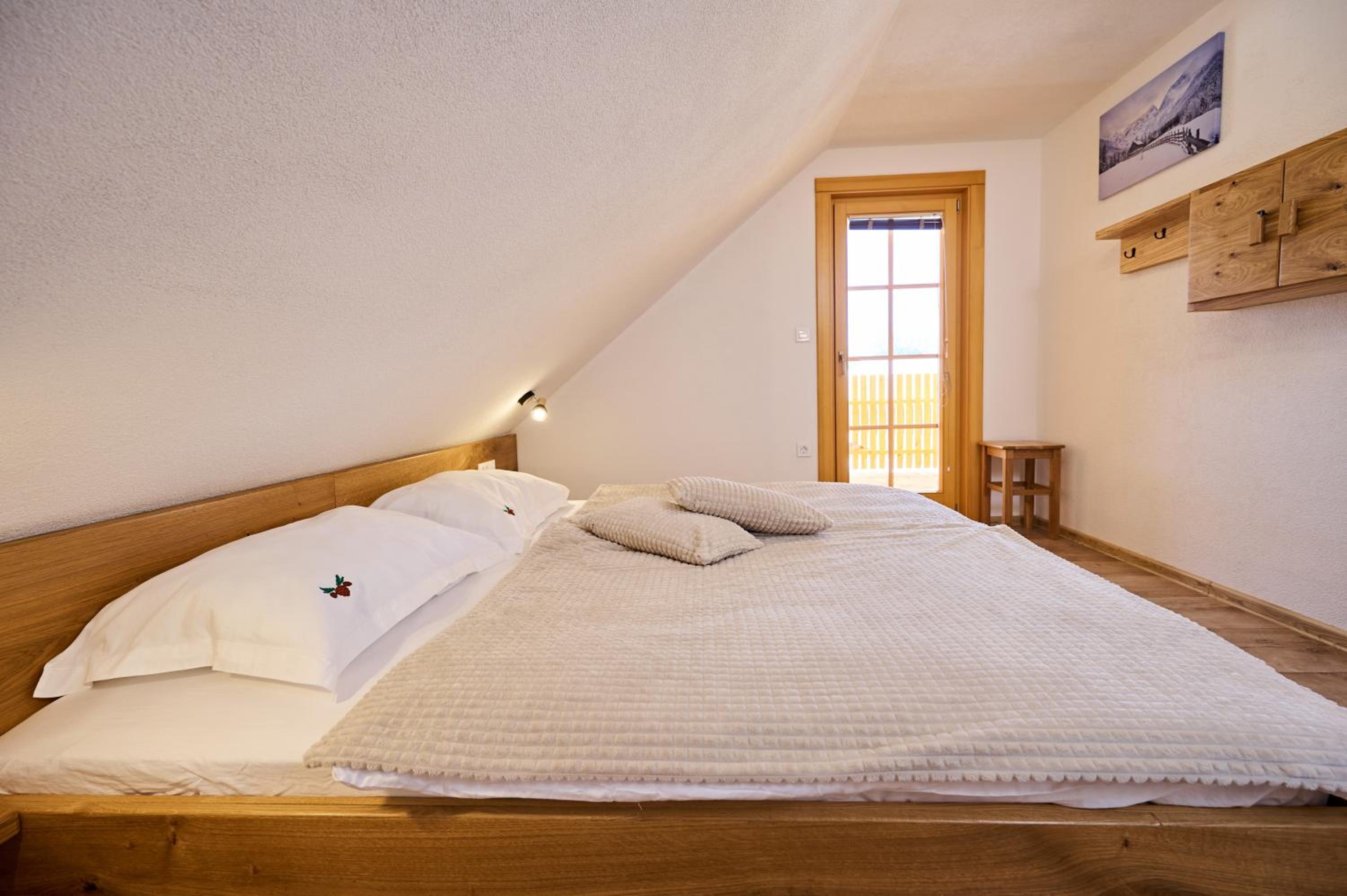 Cottage Osojnik - Alpine escape with Wellness