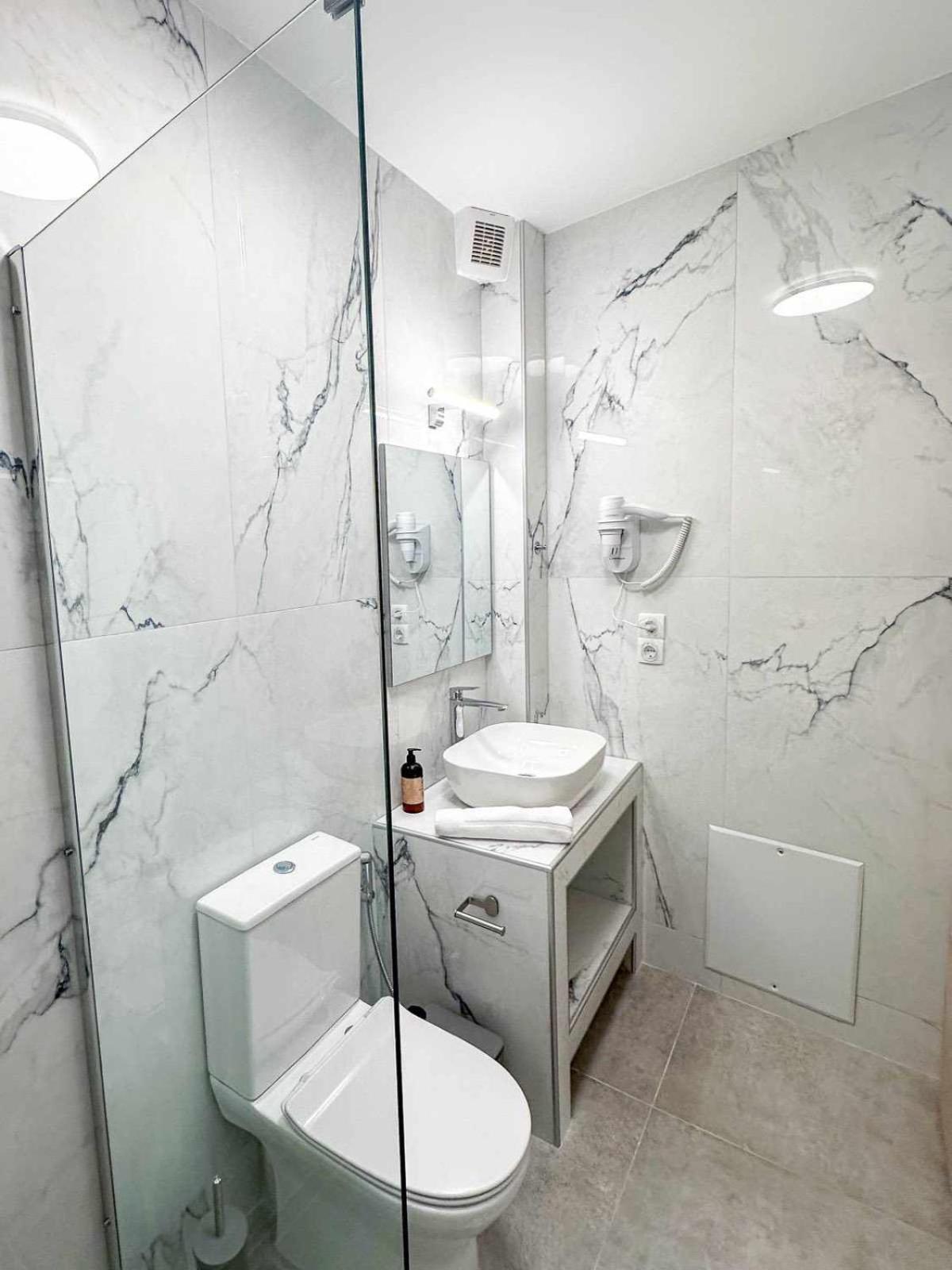 1900 Apartments Ioannina view 4