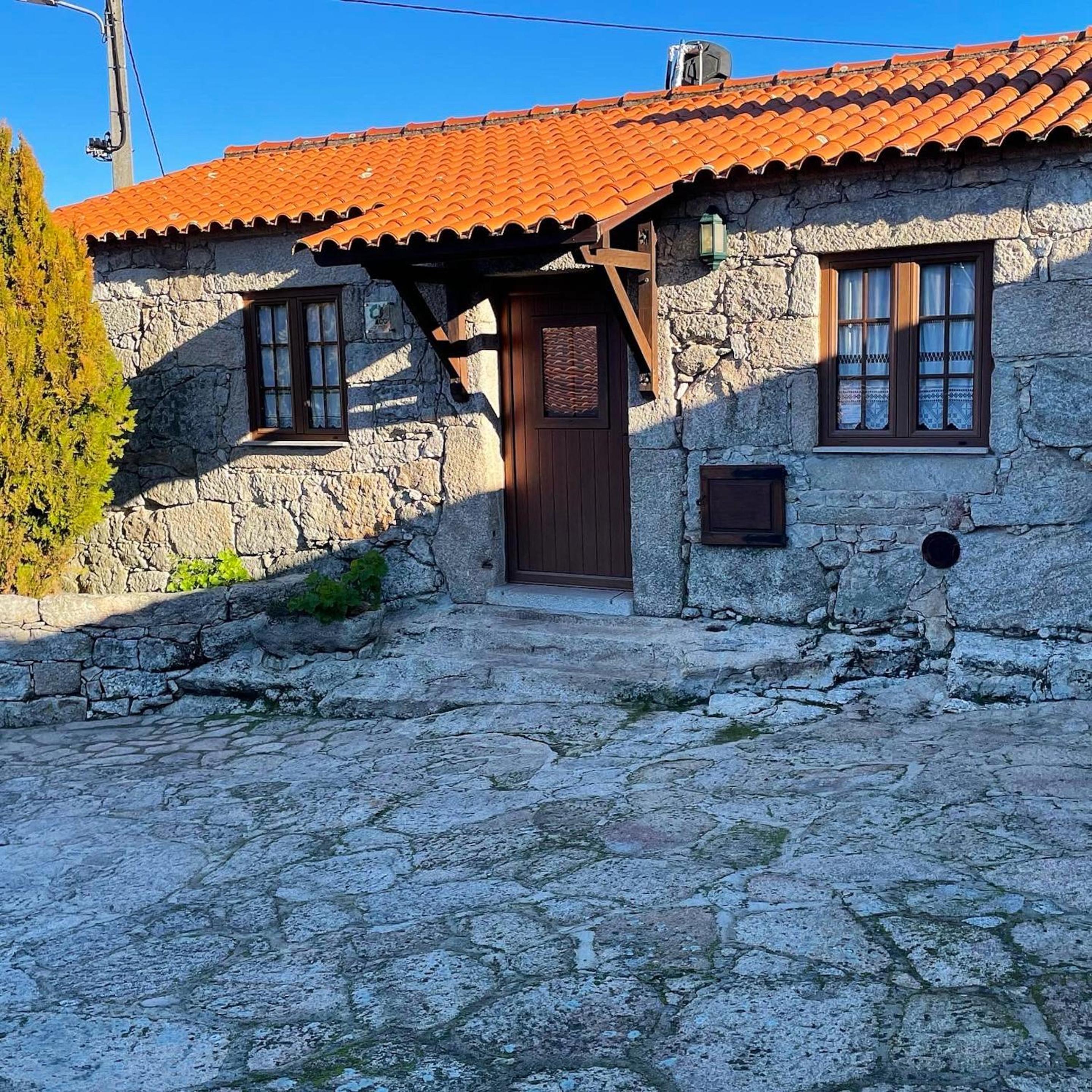 Charming villa in Sortelha with mountain view view 4