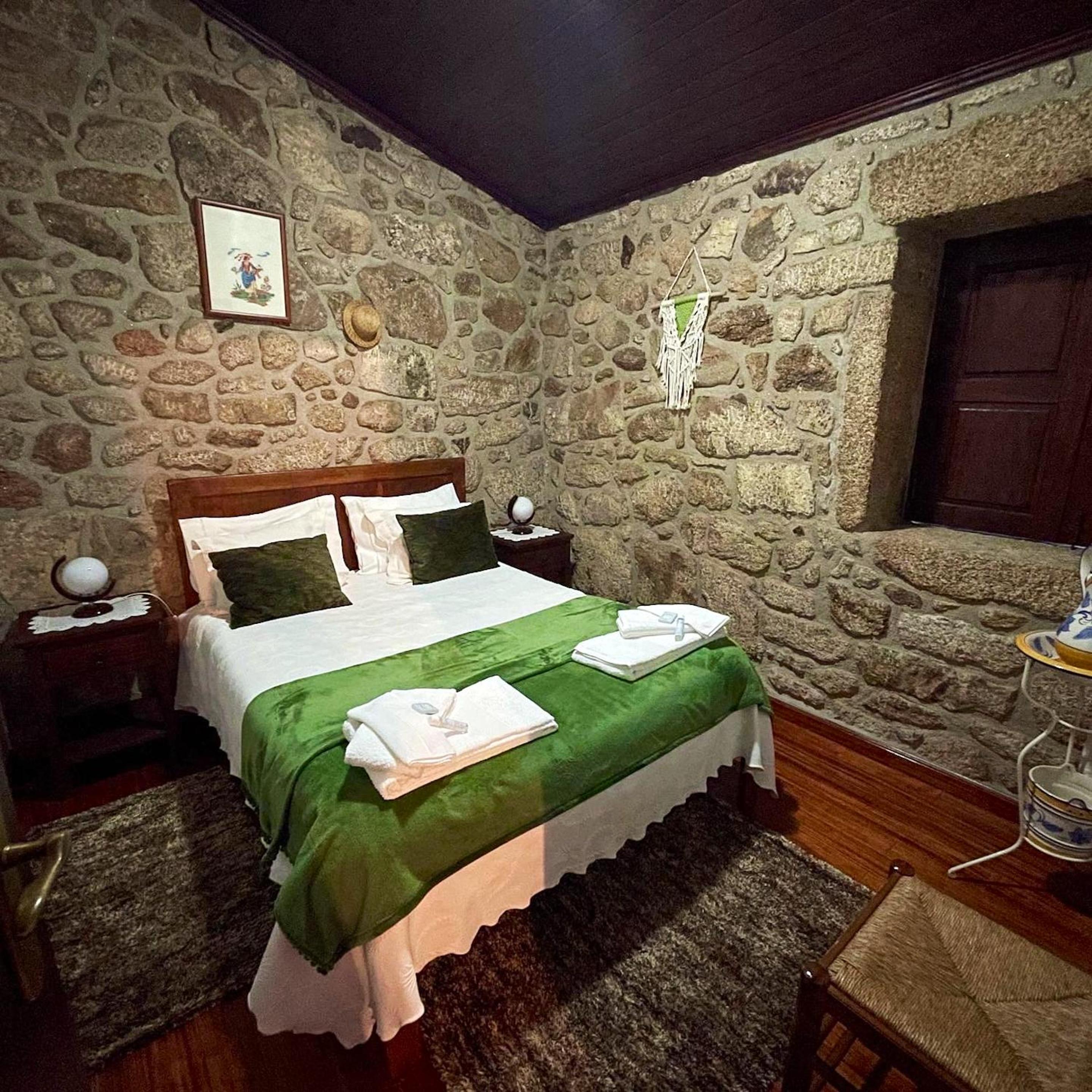 Charming villa in Sortelha with mountain view view 3