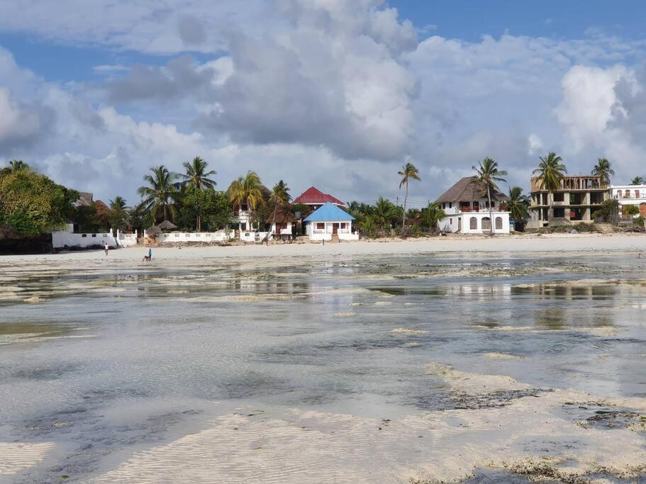 Fisherman's Cottage on the beach