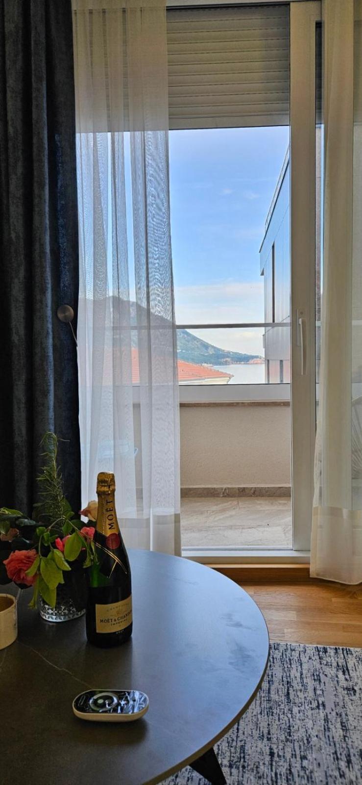 LUX Apartment Secret Residence