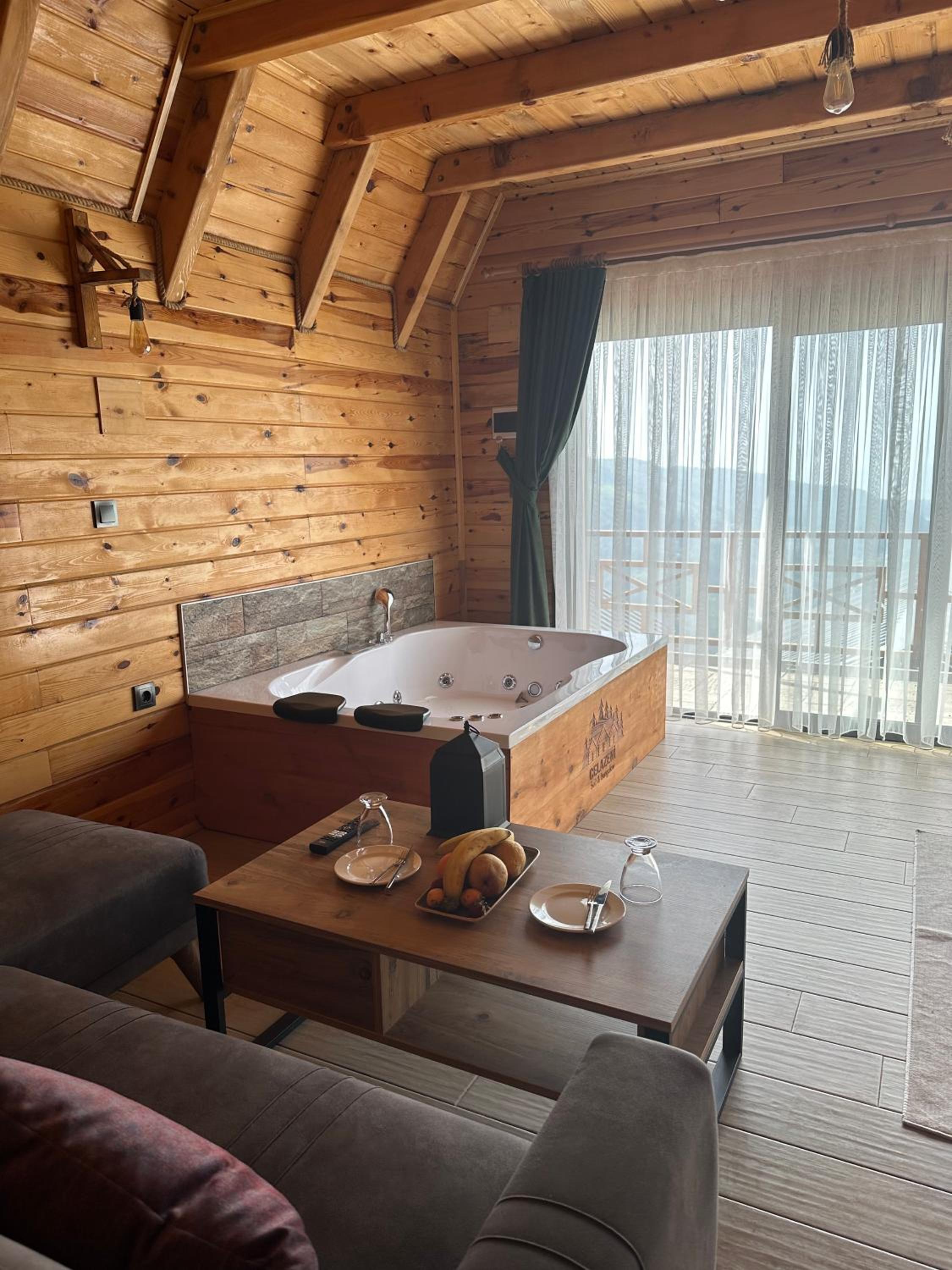 CELAZENİ BUNGALOV