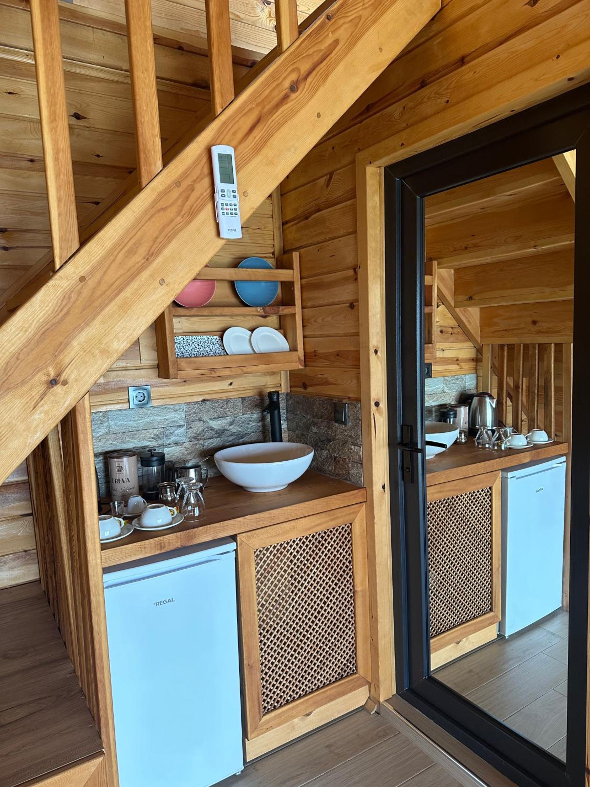 CELAZENİ BUNGALOV