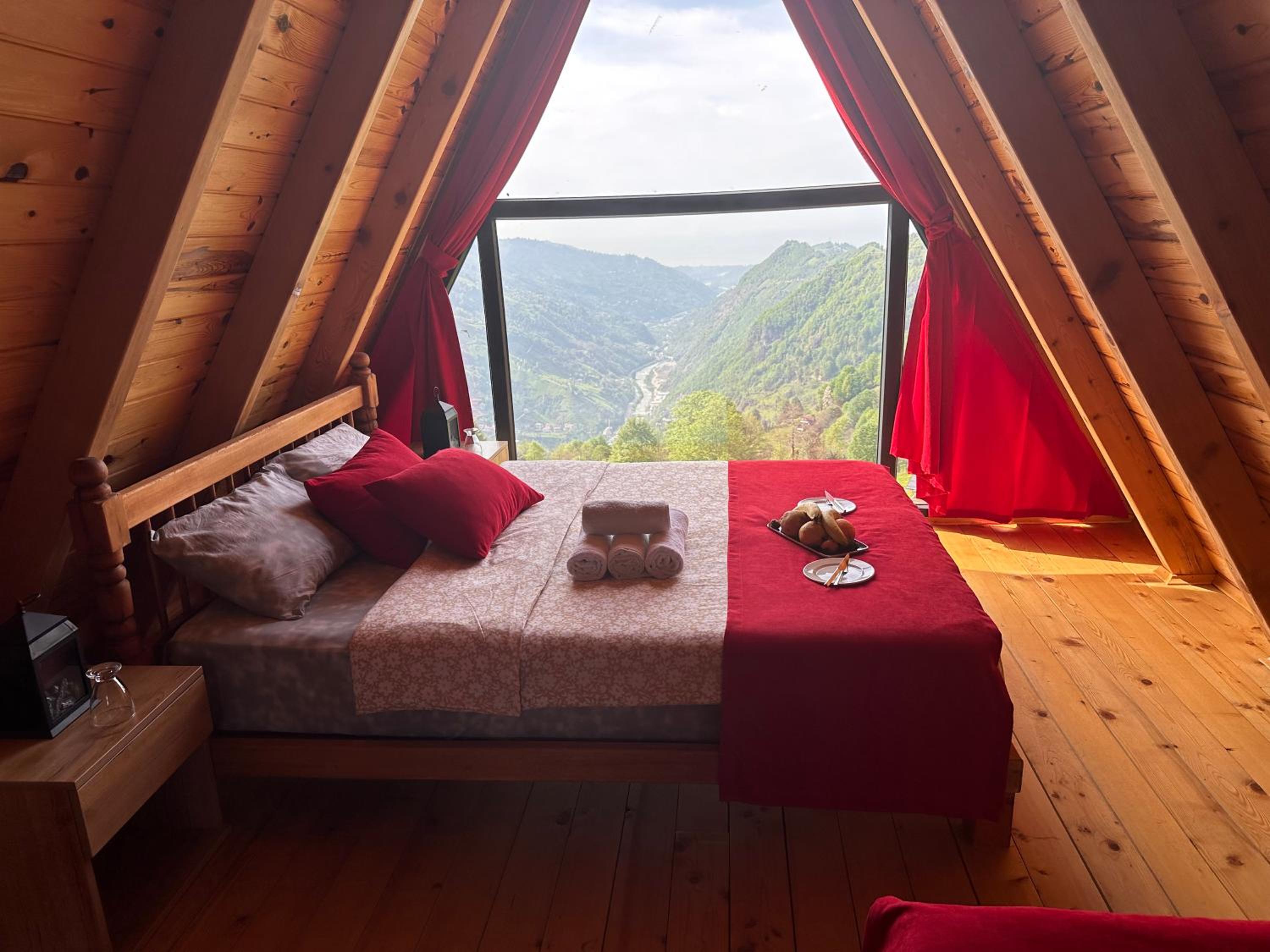 CELAZENİ BUNGALOV