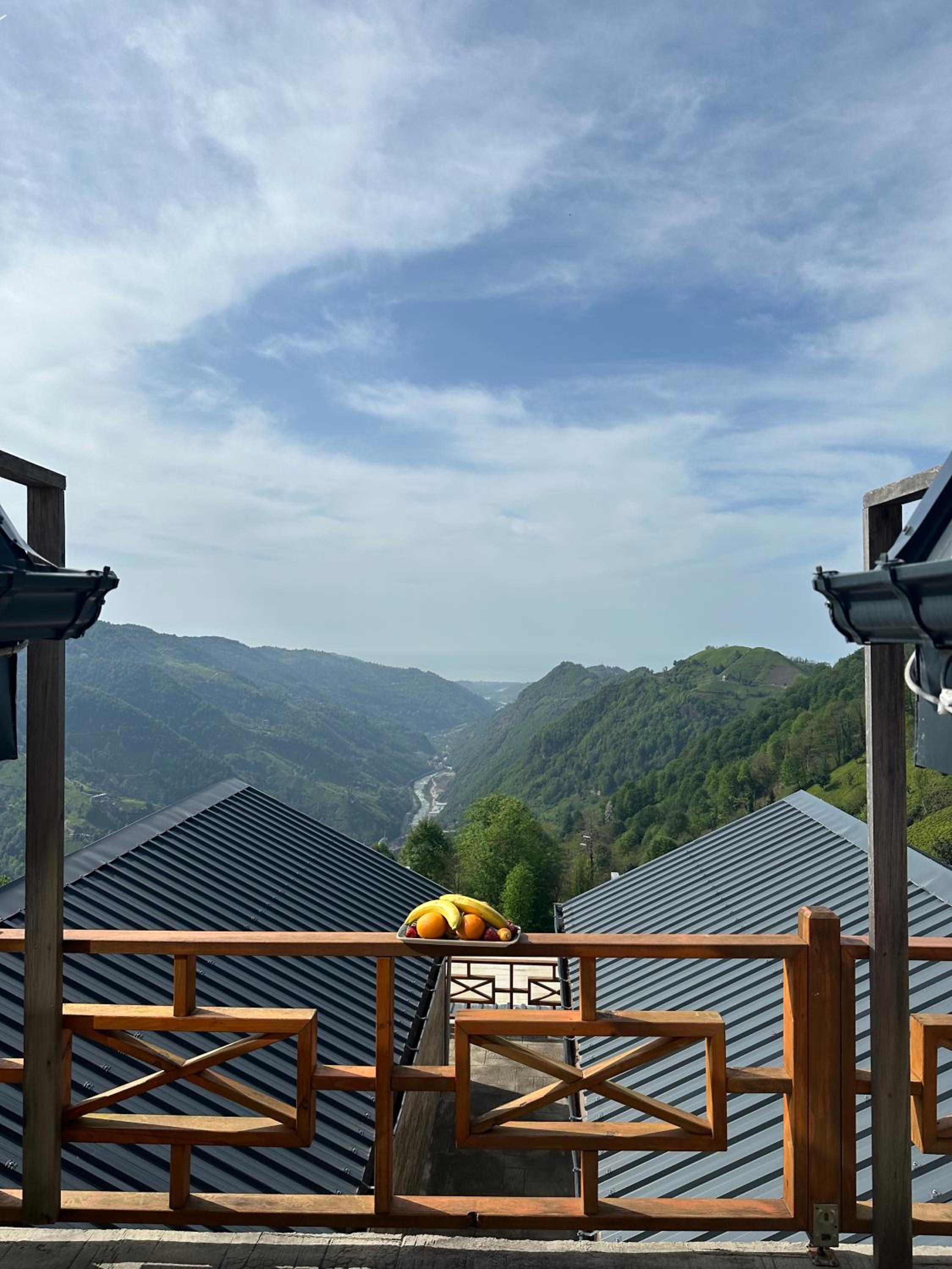 CELAZENİ BUNGALOV