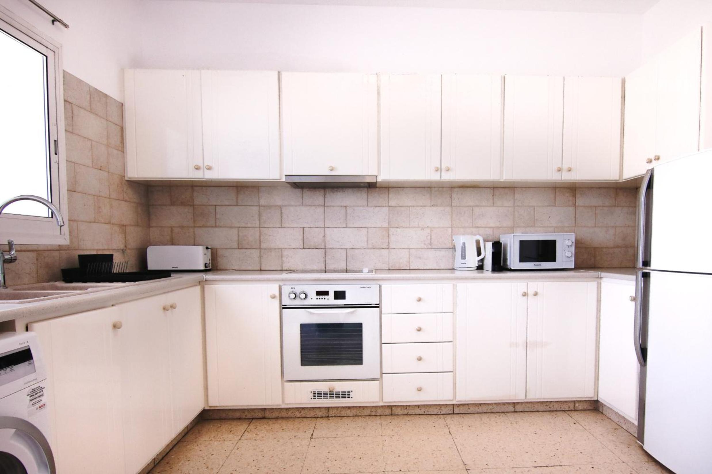 Phaedrus Living Modern City View Flat Nafi
