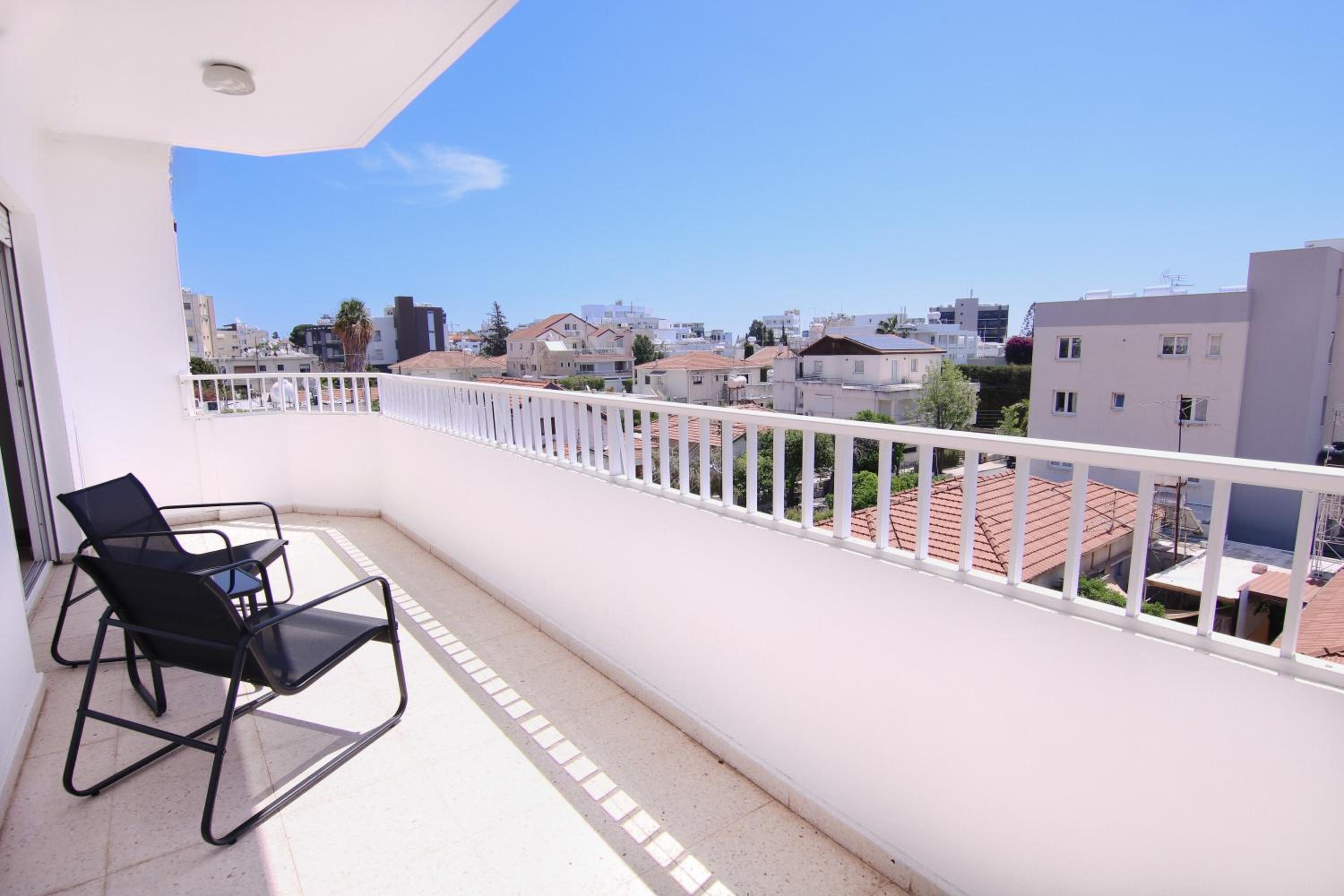Phaedrus Living Modern City View Flat Nafi