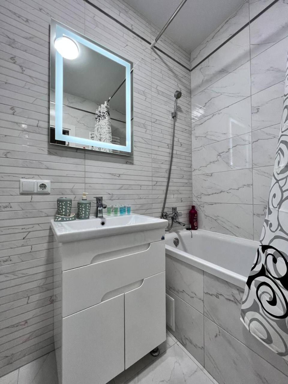 Gold Apartment Vysochana18