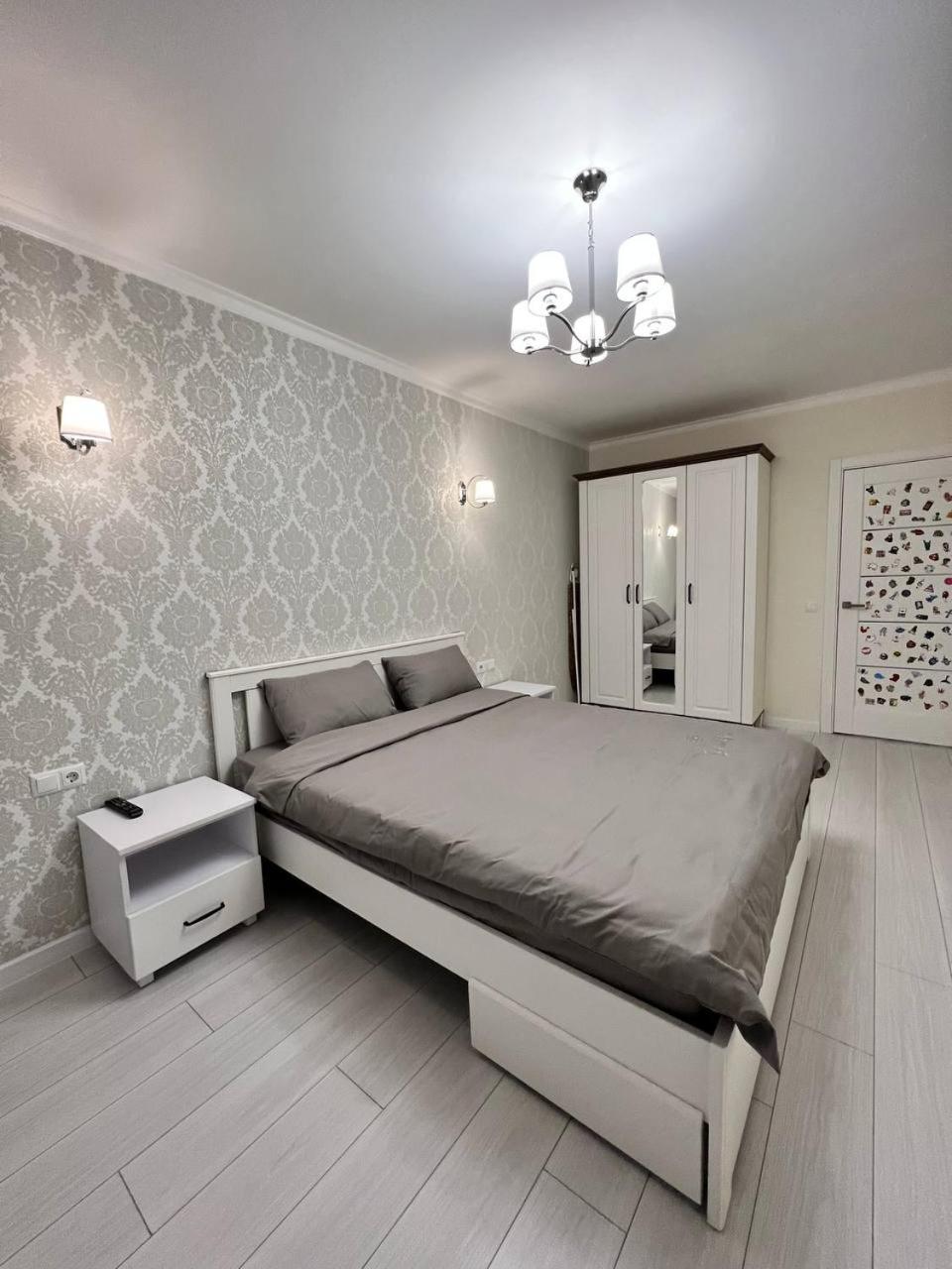 Gold Apartment Vysochana18
