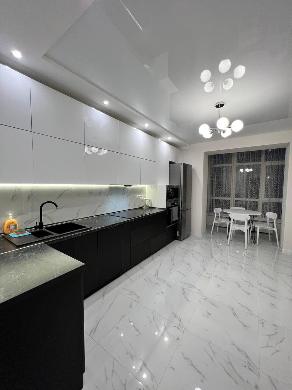 Gold Apartment Vysochana18