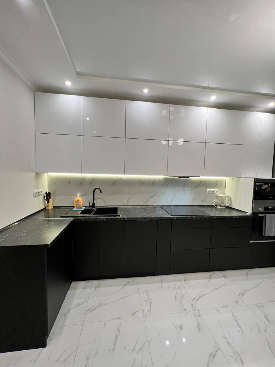 Gold Apartment Vysochana18