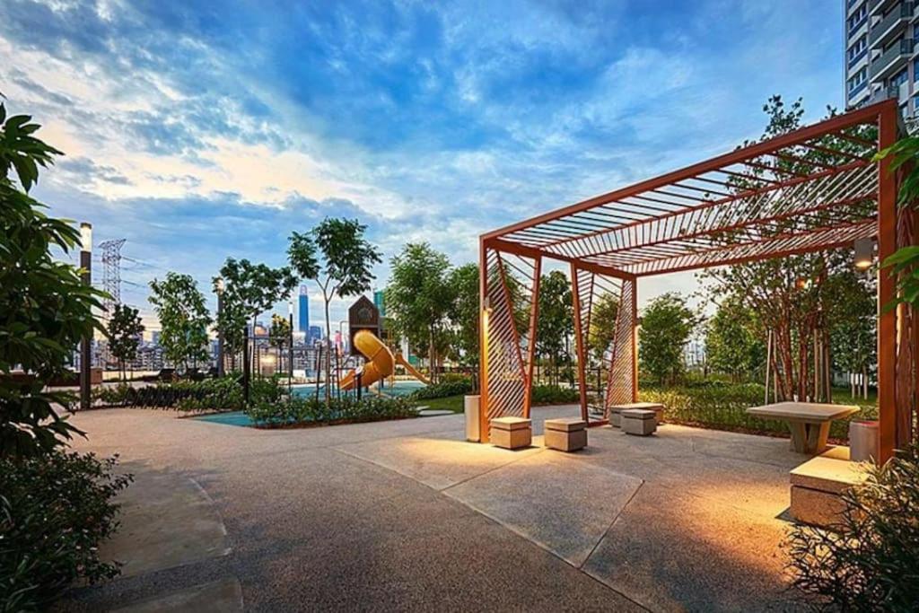M Vertica Residences in Kuala Lumpur Skyline View Luxury Condominium