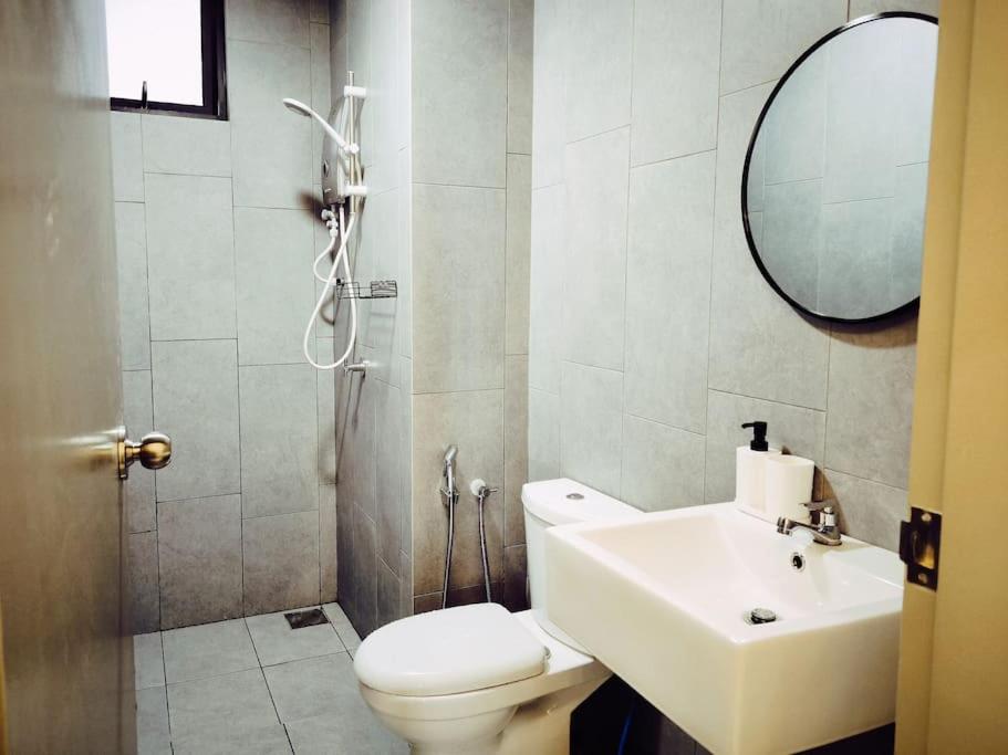 M Vertica Residences in Kuala Lumpur Skyline View Luxury Condominium