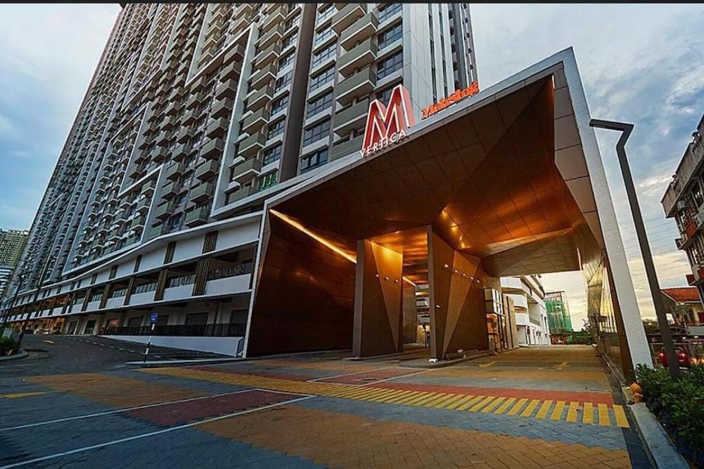 M Vertica Residences in Kuala Lumpur Skyline View Luxury Condominium