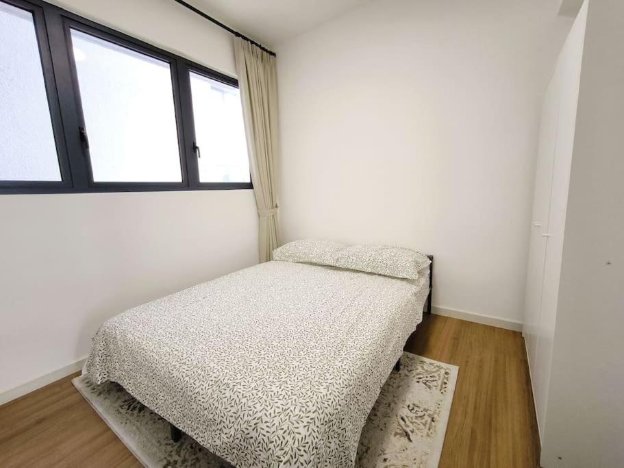 M Vertica Residences in Kuala Lumpur Skyline View Luxury Condominium