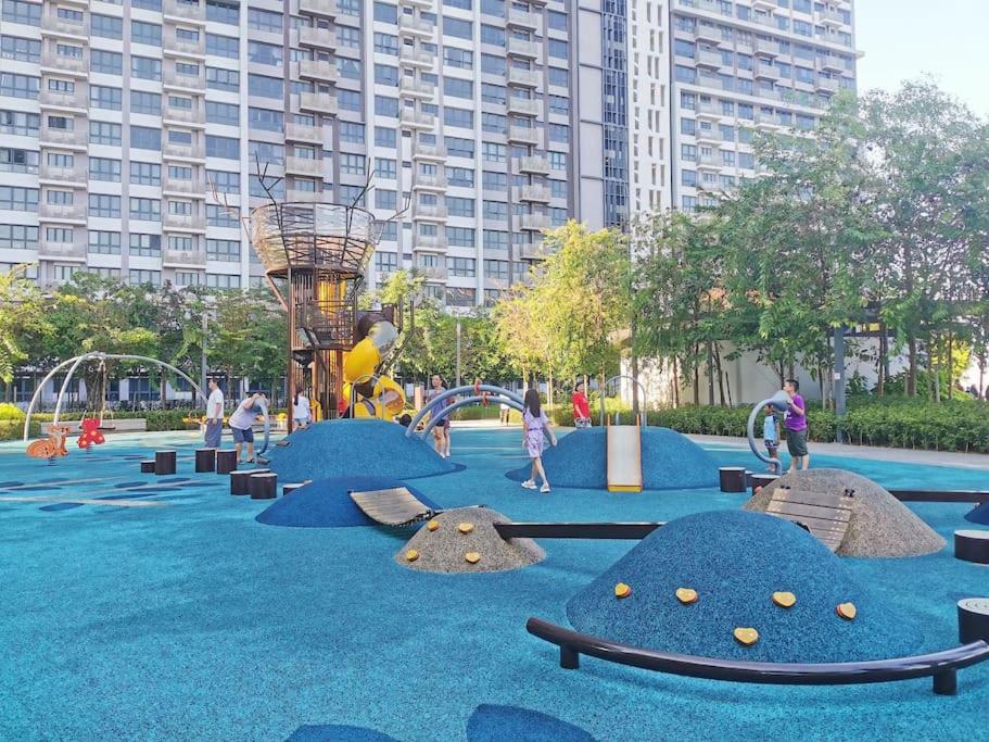 M Vertica Residences in Kuala Lumpur Skyline View Luxury Condominium