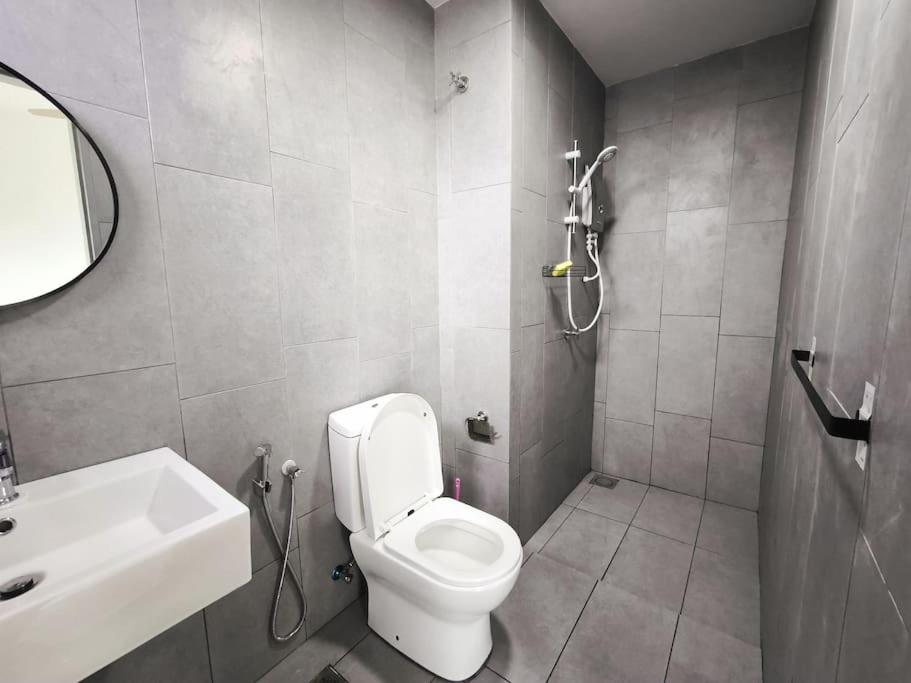 M Vertica Residences in Kuala Lumpur Skyline View Luxury Condominium