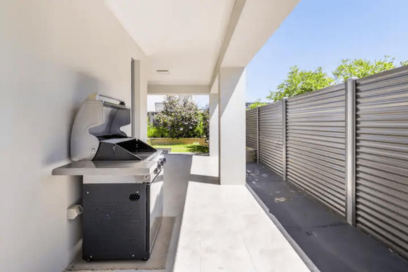 Modern Mansion in Lightsview By Host Solutions