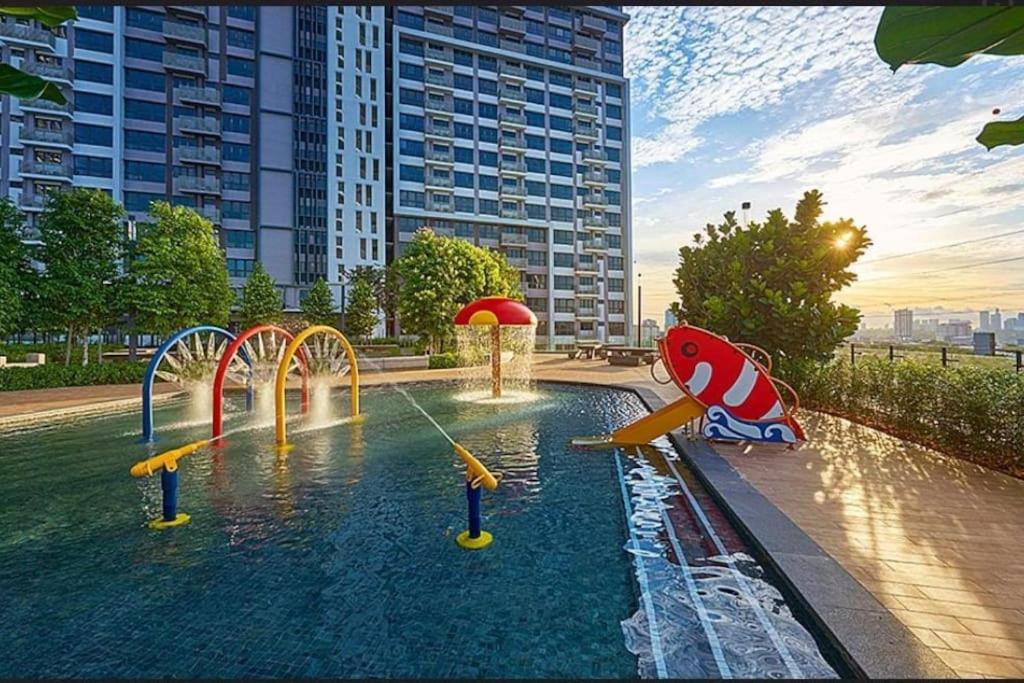 M Vertica Residences in Kuala Lumpur Skyline View Luxury Condominium
