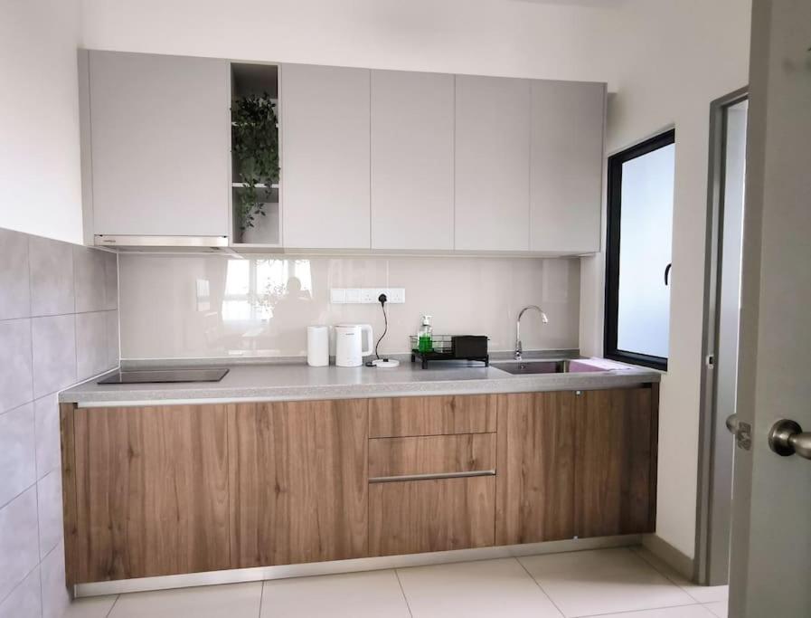 M Vertica Residences in Kuala Lumpur Skyline View Luxury Condominium