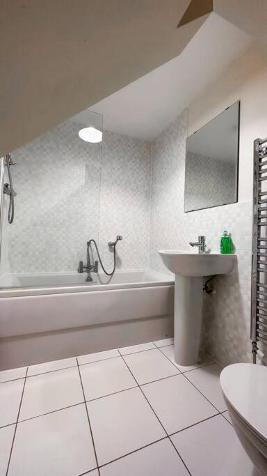 Harwell Haven Large 4BR Home Garden & Parking