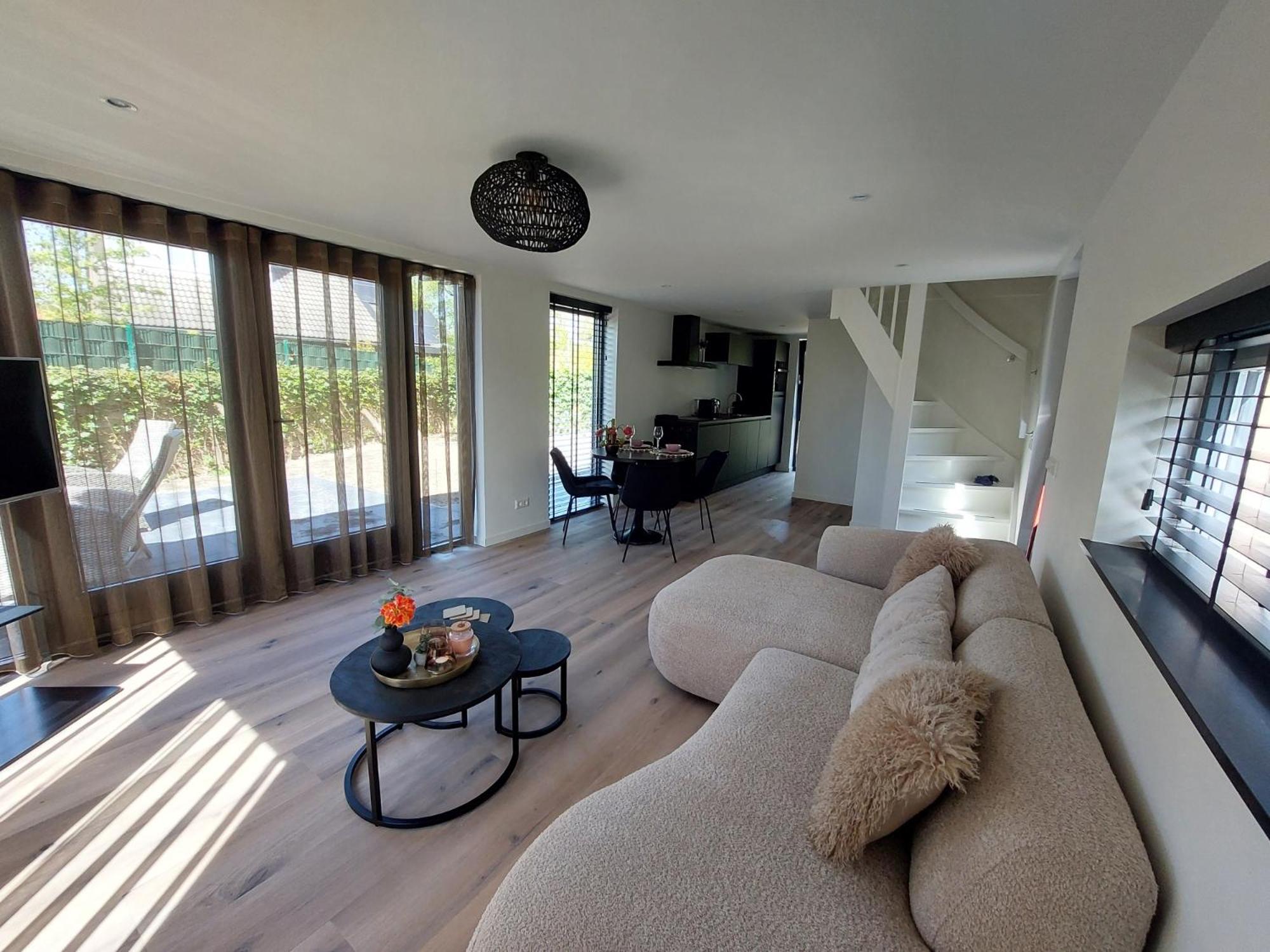 Luxe vakantiehuis Domburg, in centrum dichtbij strand view 5