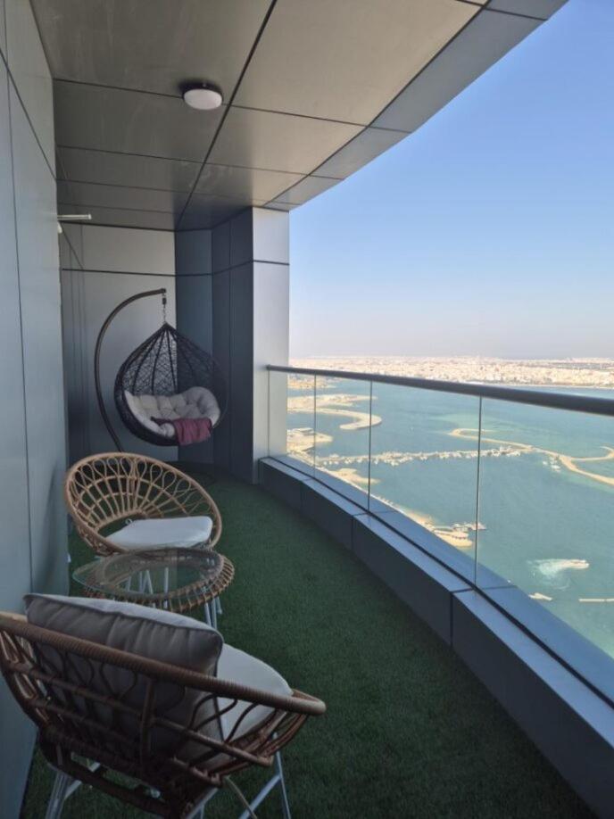 Luxury Romantic Sea View Apartment-ERAإقامة هادئة إطلالة بحرية موقع استثنائي- Manama
