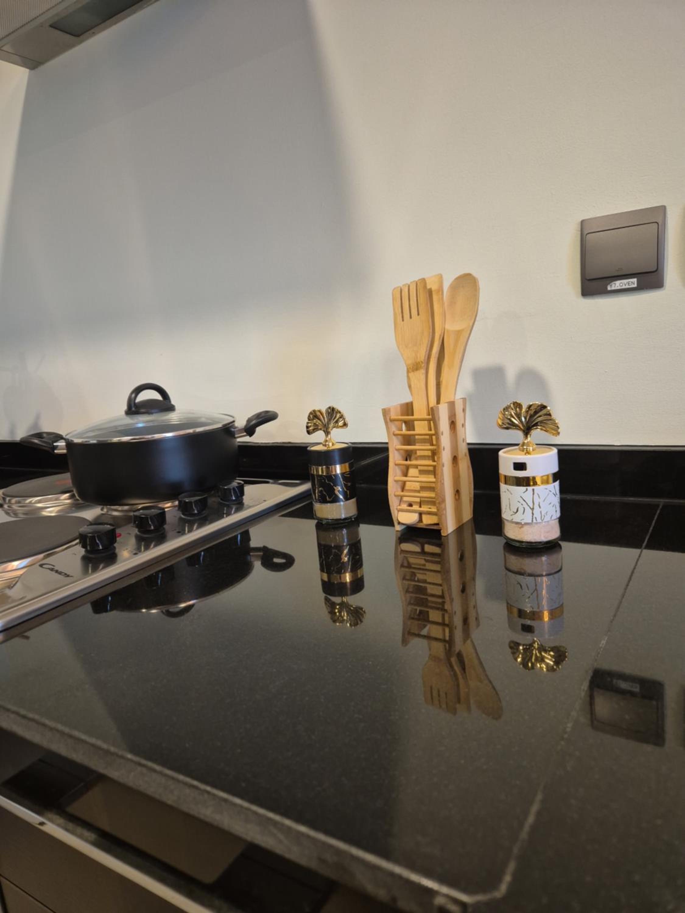 Luxury Romantic Sea View Apartment-ERAإقامة هادئة إطلالة بحرية موقع استثنائي- Manama