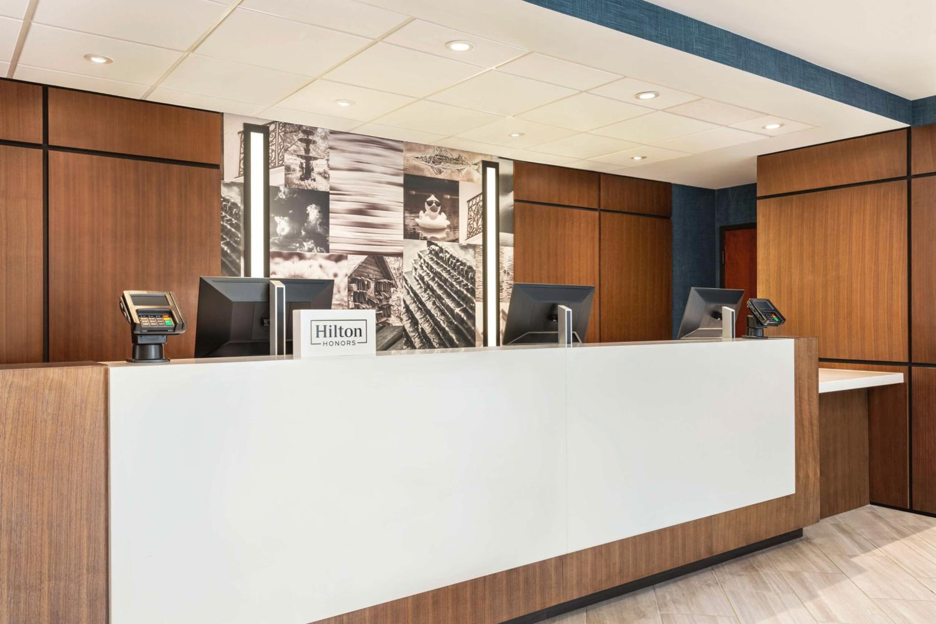 Embassy Suites by Hilton Kansas City Overland Park - Property Image 3