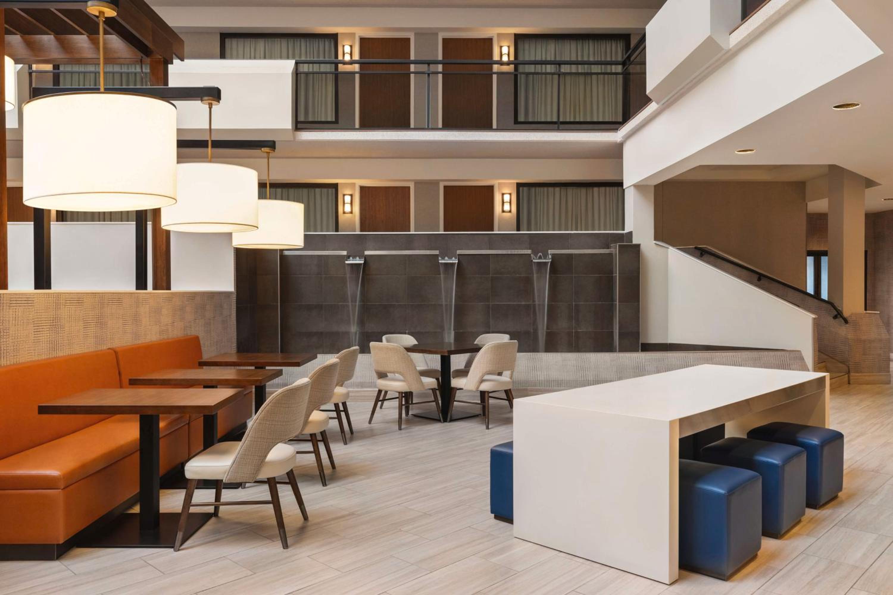 Embassy Suites by Hilton Kansas City Overland Park - Property Image 8