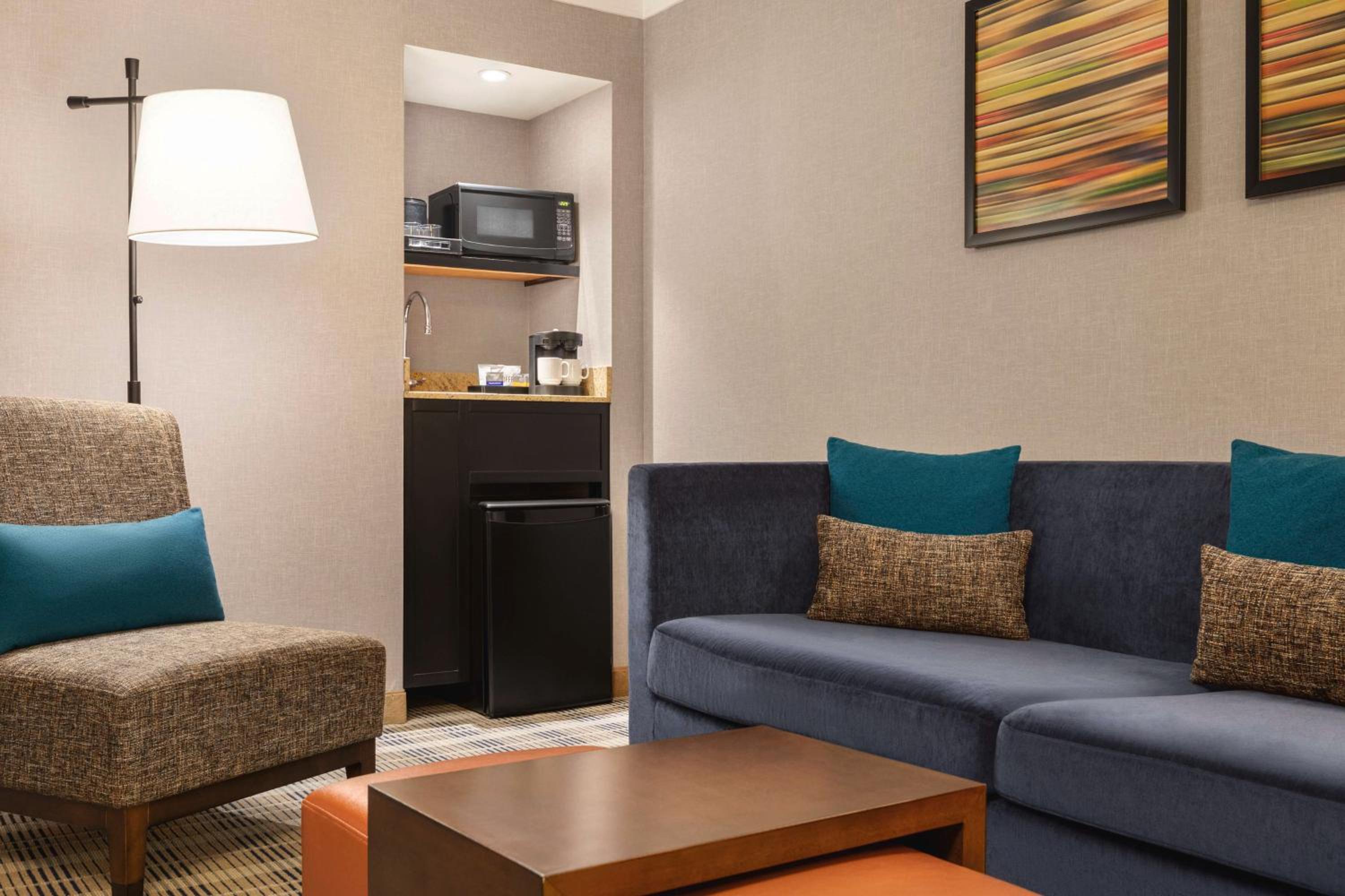Embassy Suites by Hilton Kansas City Overland Park - Property Image 38