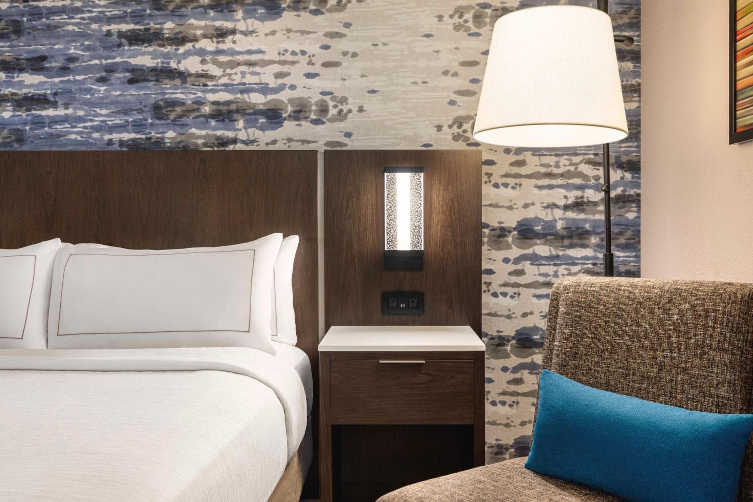 Embassy Suites by Hilton Kansas City Overland Park - Property Image 13