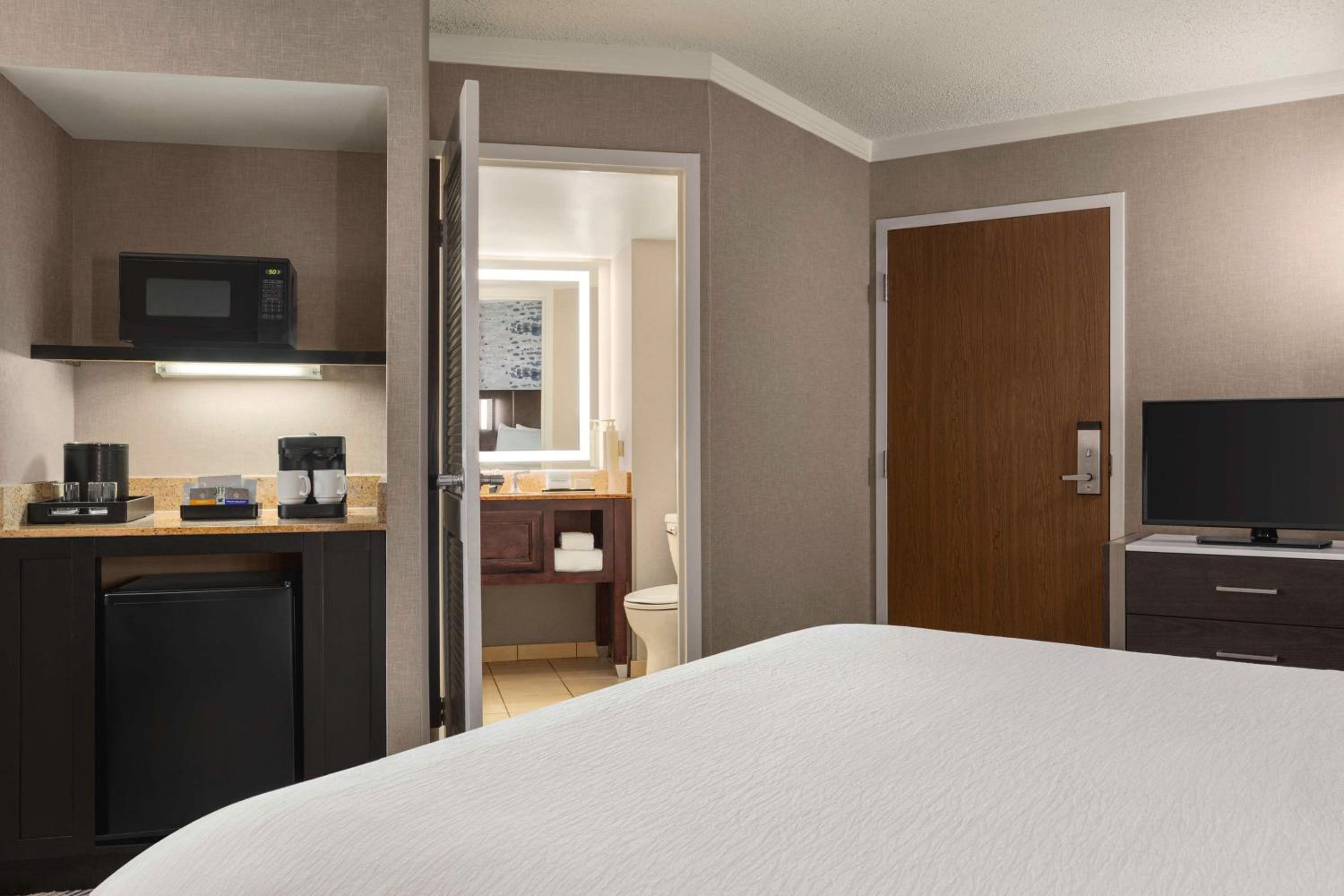 Embassy Suites by Hilton Kansas City Overland Park - Property Image 17