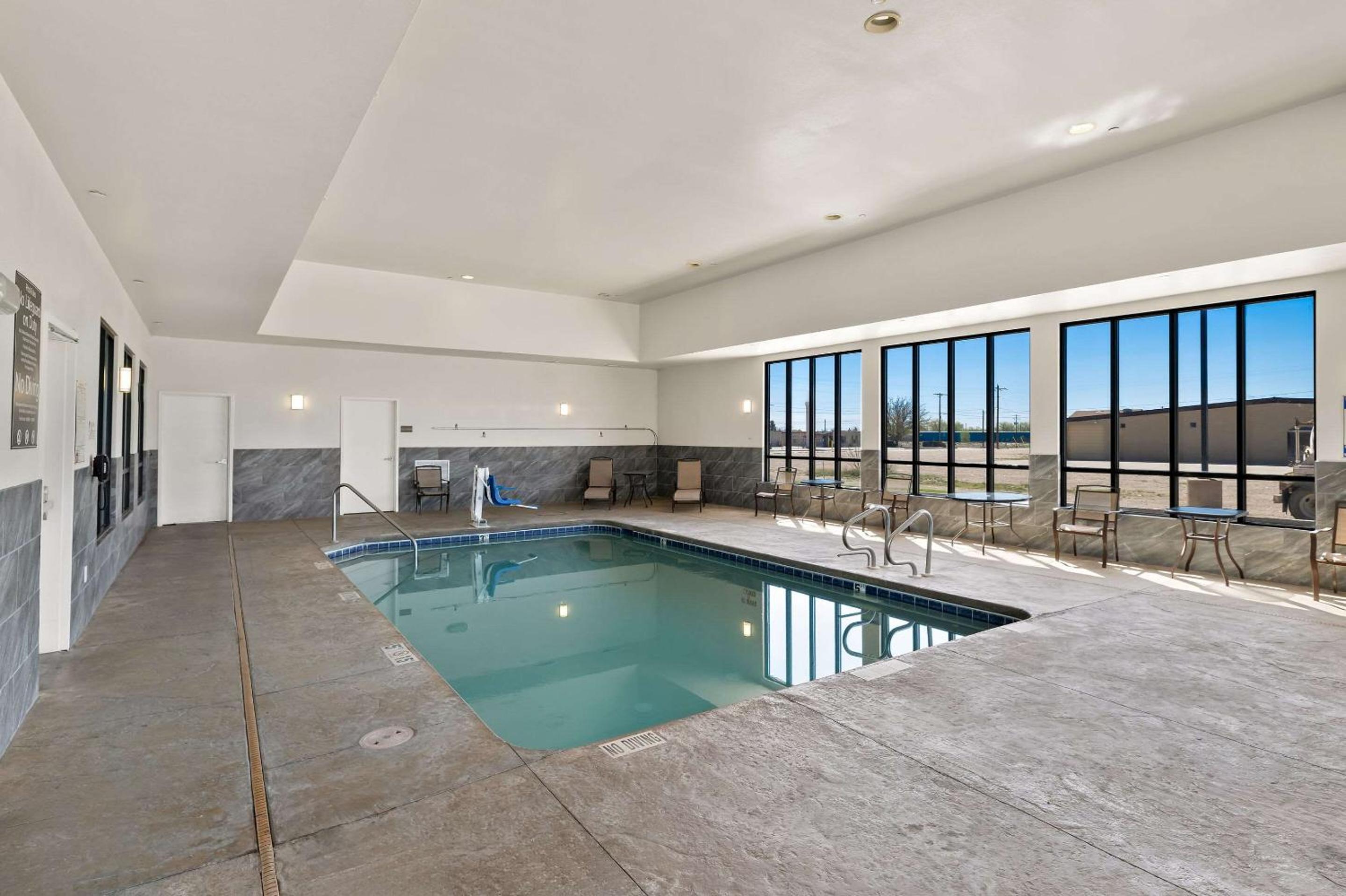 Miscellaneous Market Vacations - Comfort Inn  Suites - Property Image 2