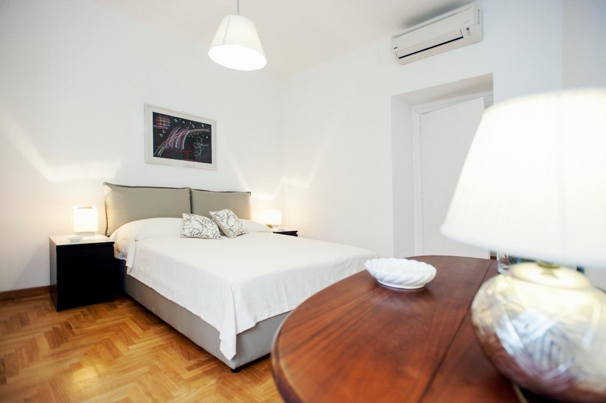 S.Andrea en Rome — hotel room