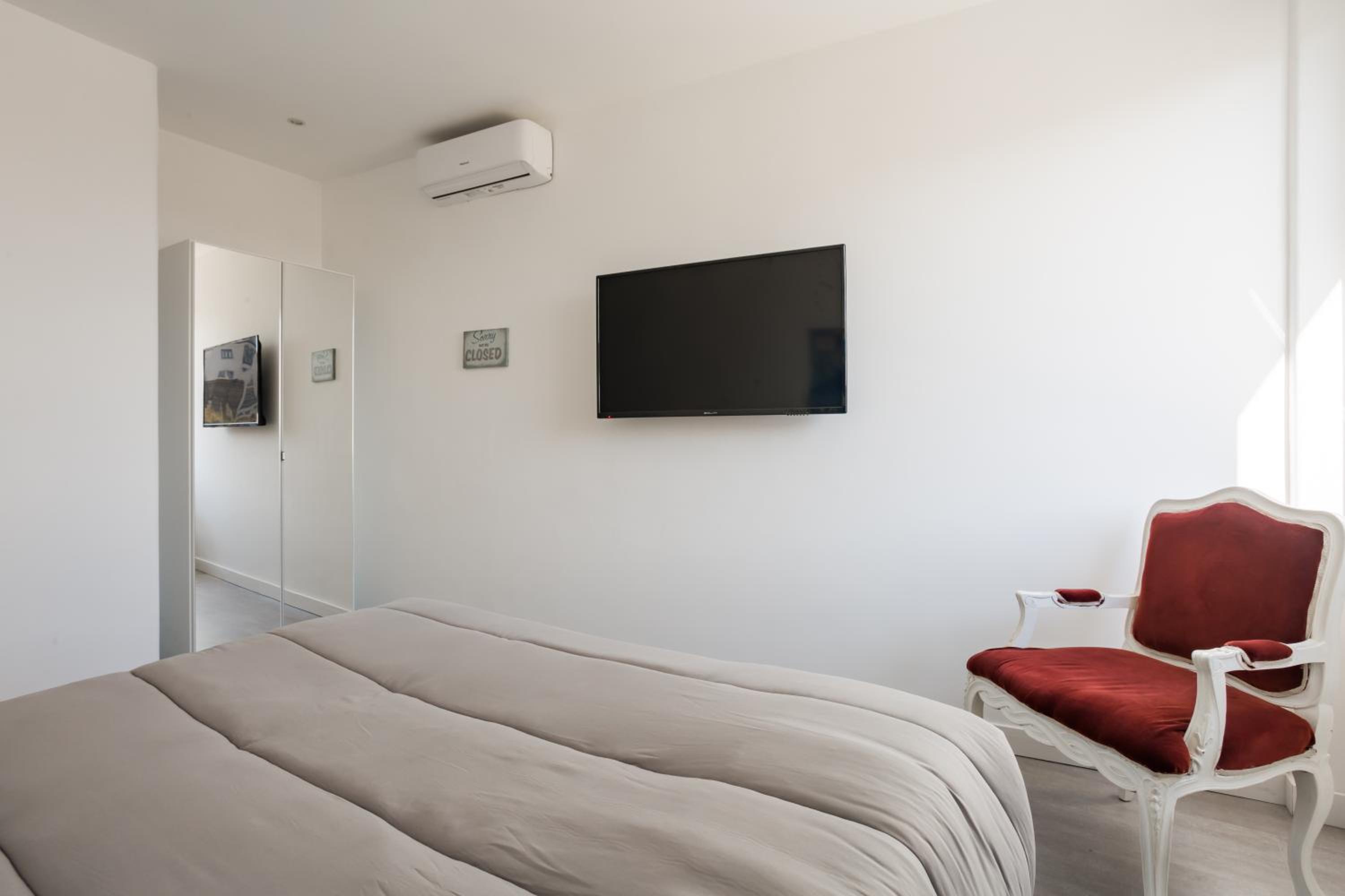 Napolidays Toledo Apartment By Dimorra