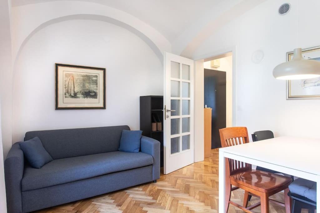 Green Oasis Apartment In The City With A Patio view 2