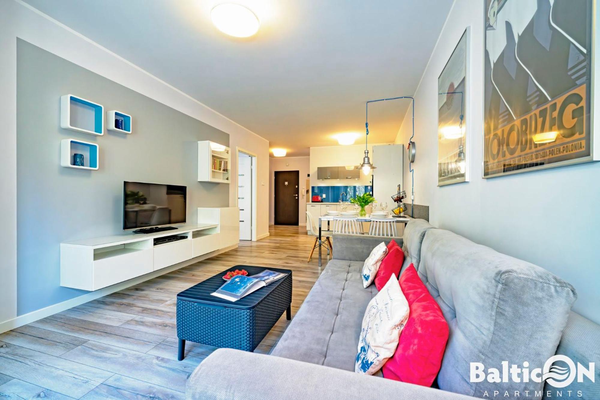 Apartamenty BalticON Polanki - Sauna, Fitness inclusive - Basen latem, Pool im Sommer