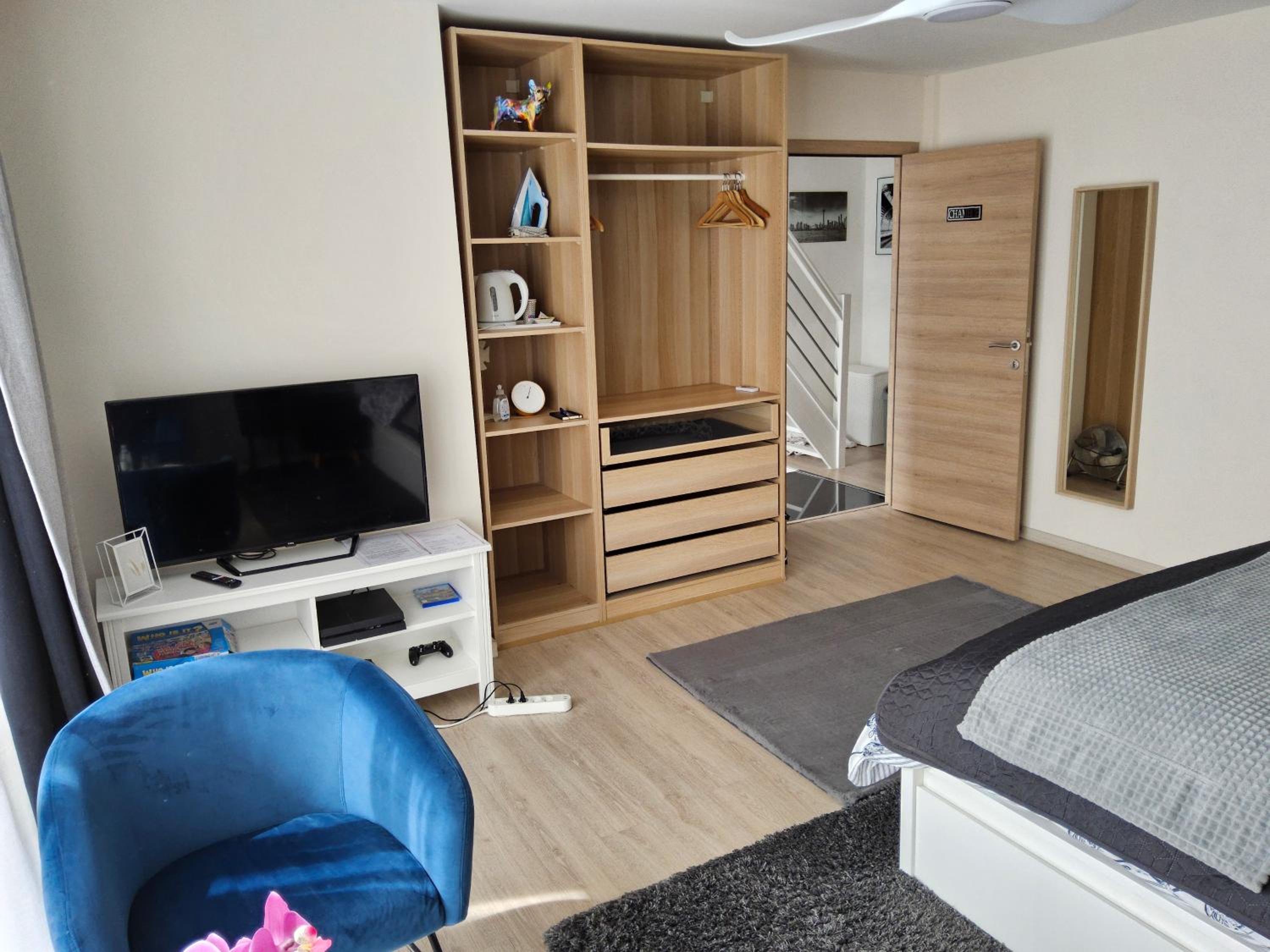 Chambre deluxe au 2ème étage, chambre double au 4ème étage NOT A HÔTEL