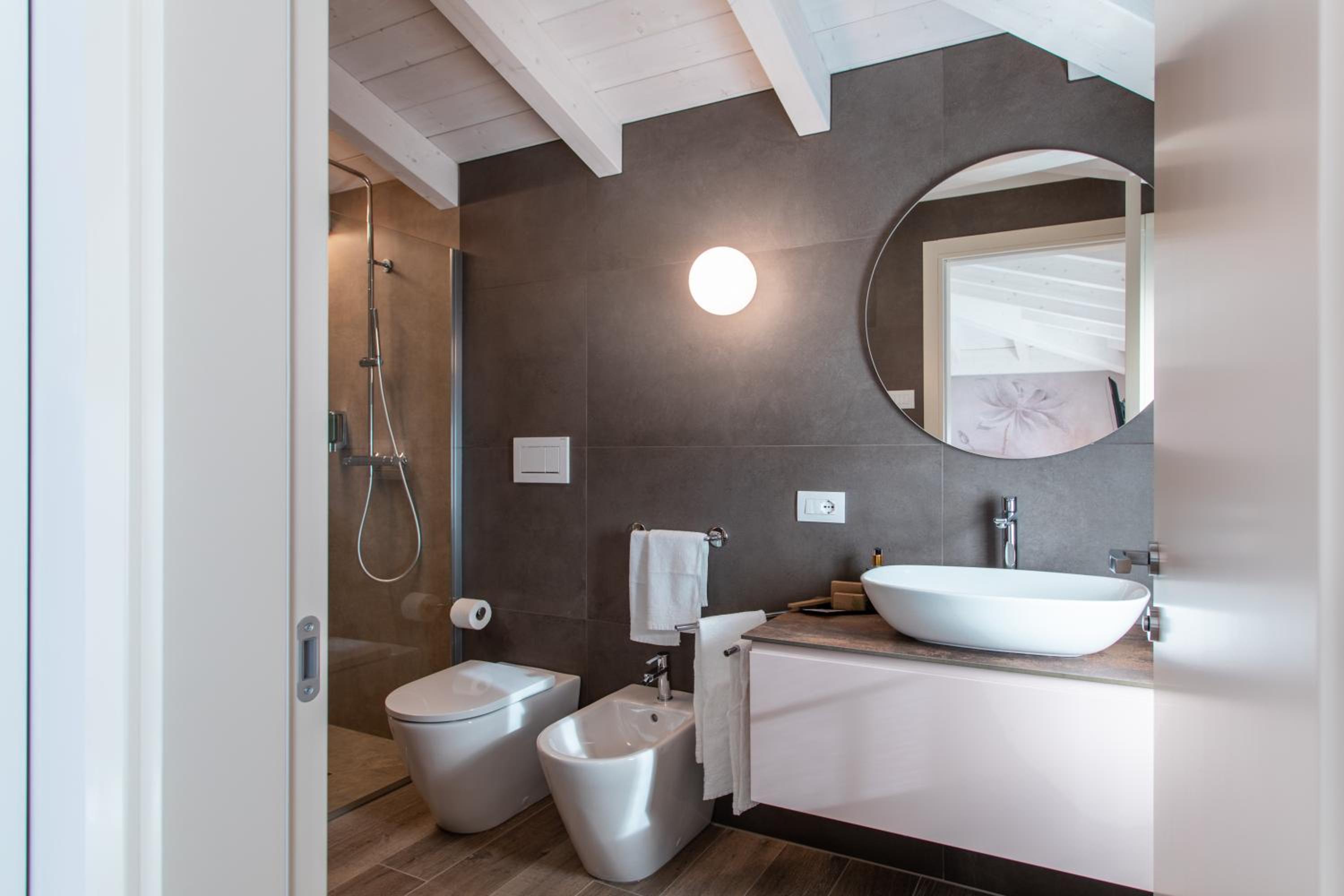 Re Ottone Rooms view 3