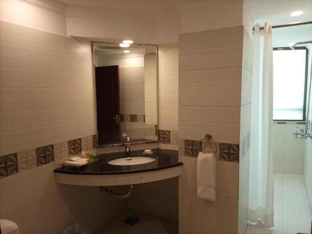 Heaven HOtel DHA Lahore