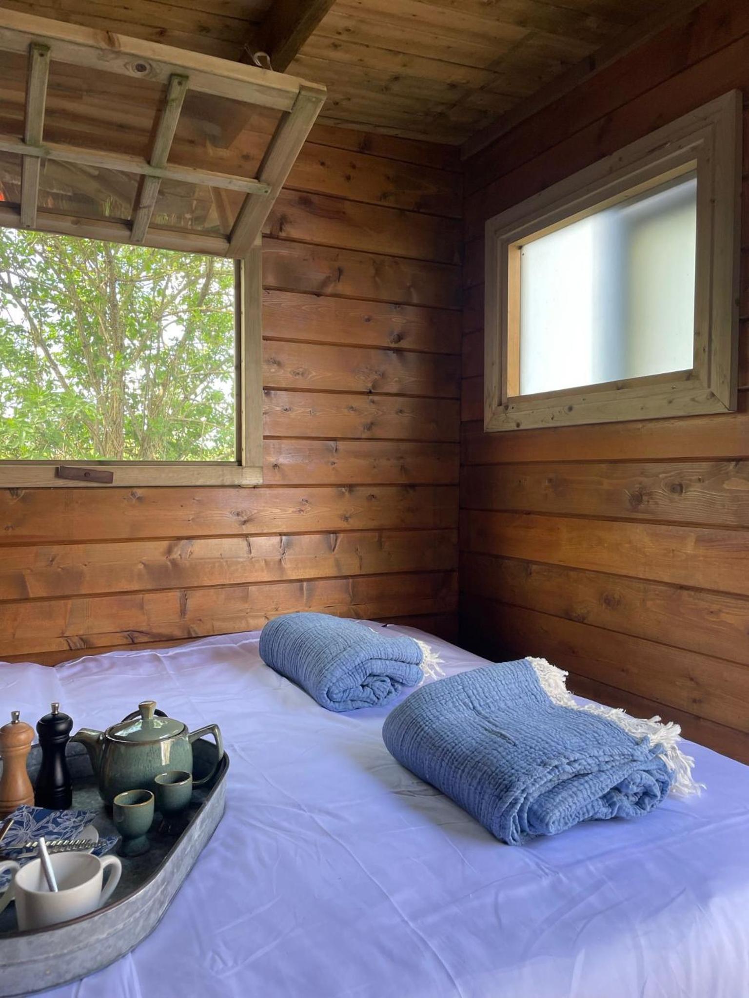 Luxury Experience in Off The Grid Lodge at an Amazing Lake Vinkeveense Plassen